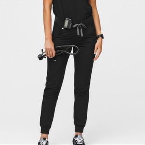 Women’s black figs